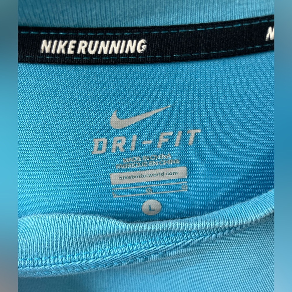Women’s Nike shirt size large - Picture 2 of 3